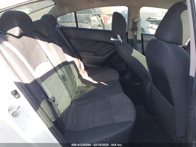 KIA FORTE LX 2017 3KPFL4A76HE116813 Image 8