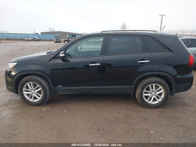 KIA Sorento Lx V6 2015 5XYKTDA75FG649766 Image 14