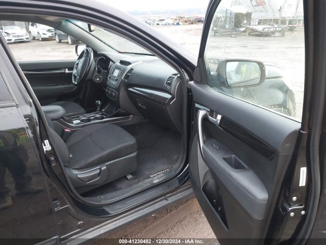 KIA Sorento Lx V6 2015 5XYKTDA75FG649766 Image 5