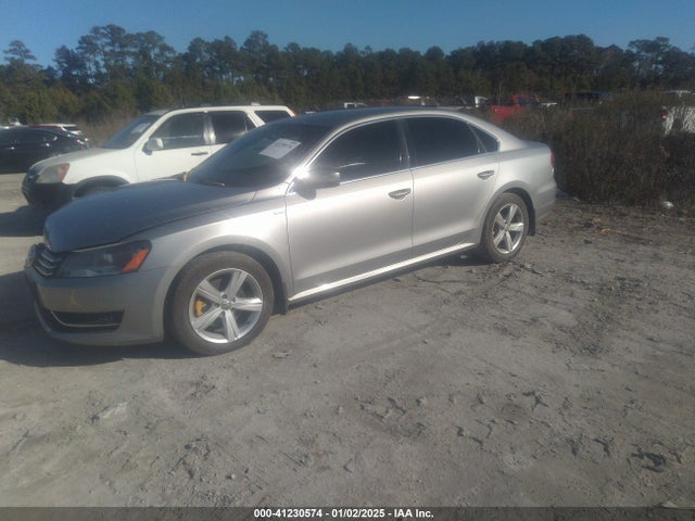 Volkswagen Passat 1.8t Wolfsburg Edition 2014 1VWAT7A35EC041272 Image 2