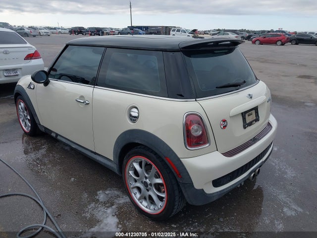 2009 MINI COOPER S WMWMF73539TT97471 Photo 2