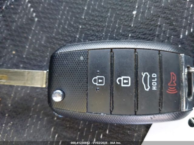 3KPA25AD5NE443465 KIA Rio 5-door S
