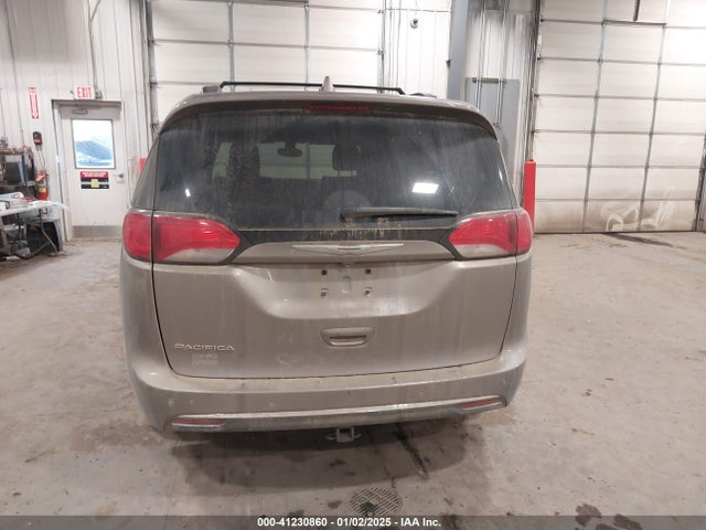 2C4RC1BG7HR803730 Chrysler Pacifica Touring-l