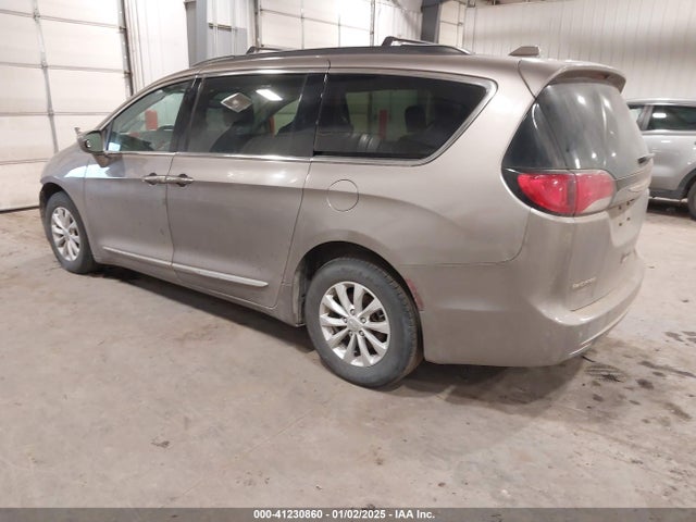 2C4RC1BG7HR803730 Chrysler Pacifica Touring-l