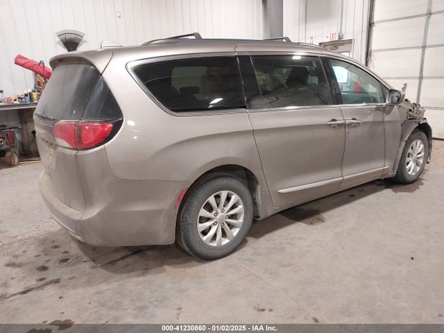 2C4RC1BG7HR803730 Chrysler Pacifica Touring-l