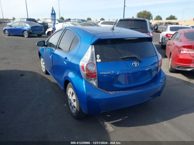 JTDKDTB30E1074980 Toyota Prius C One