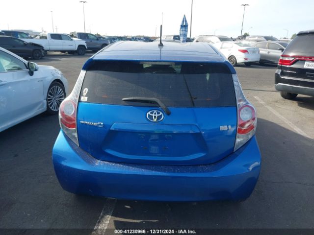 JTDKDTB30E1074980 Toyota Prius C One