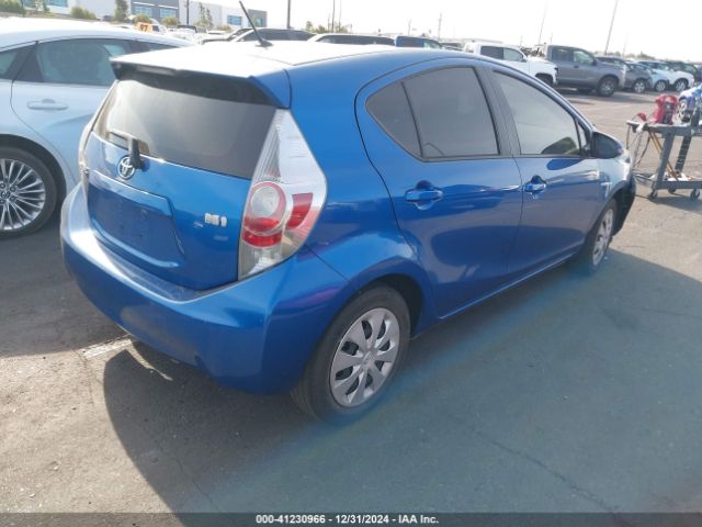 JTDKDTB30E1074980 Toyota Prius C One