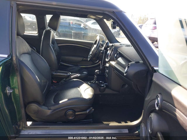 2013 MINI CLUBMAN WMWZG3C58DT576125 Photo 4