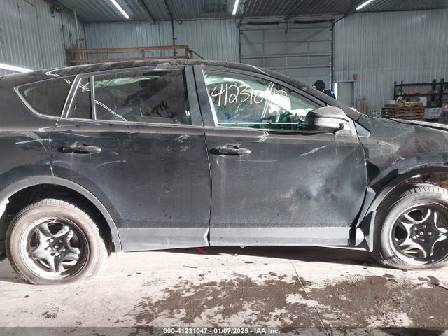 Toyota RAV4 LE 2018 2T3BFREV0JW783639 Image 13