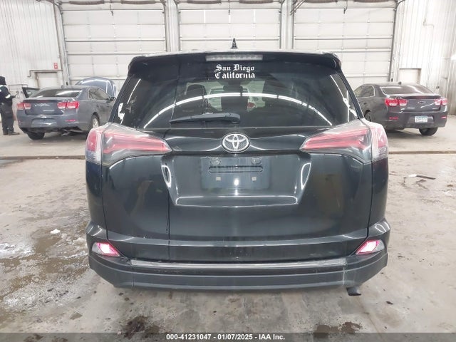 Toyota RAV4 LE 2018 2T3BFREV0JW783639 Image 16