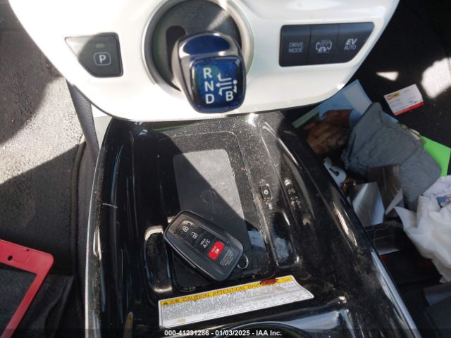 JTDKARFP2H3052352 Toyota Prius Prime Premium