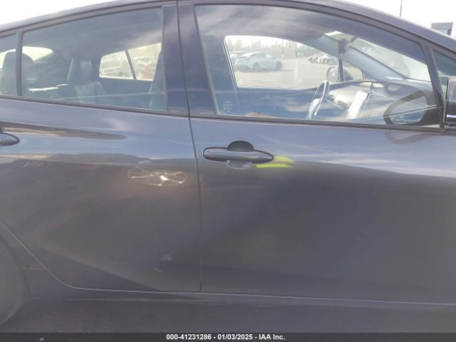 JTDKARFP2H3052352 Toyota Prius Prime Premium