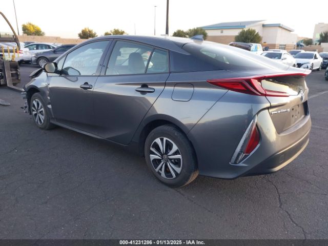 JTDKARFP2H3052352 Toyota Prius Prime Premium