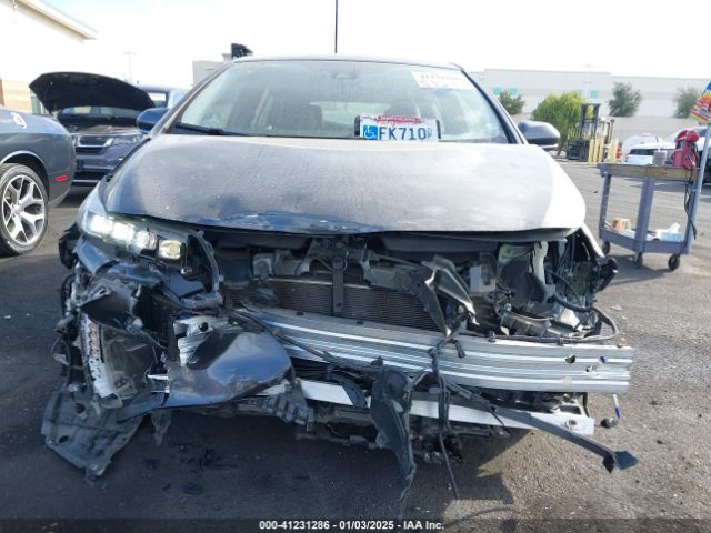JTDKARFP2H3052352 Toyota Prius Prime Premium