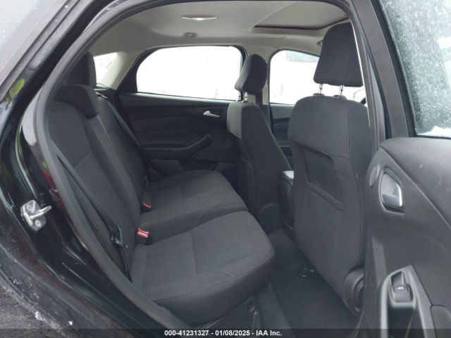 1FADP3M22HL222002 Ford FOCUS SEL