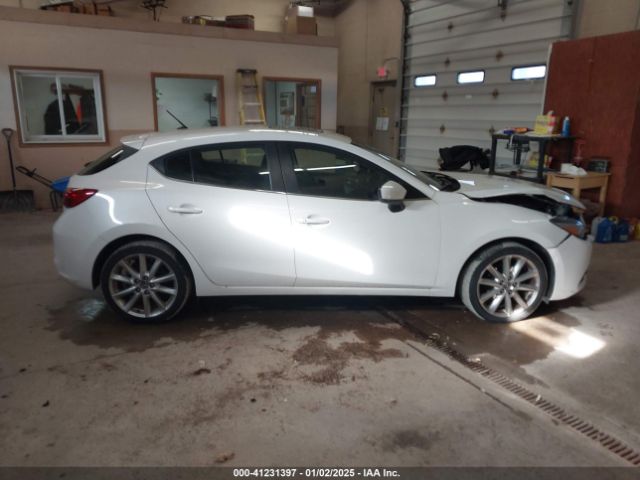 3MZBN1L35HM135468 Mazda Mazda3 Touring 2.5
