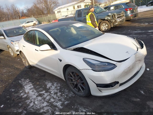2022 TESLA MODEL 3 5YJ3E1EB8NF183736 Photo 0