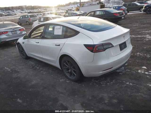 2022 TESLA MODEL 3 5YJ3E1EB8NF183736 Photo 2