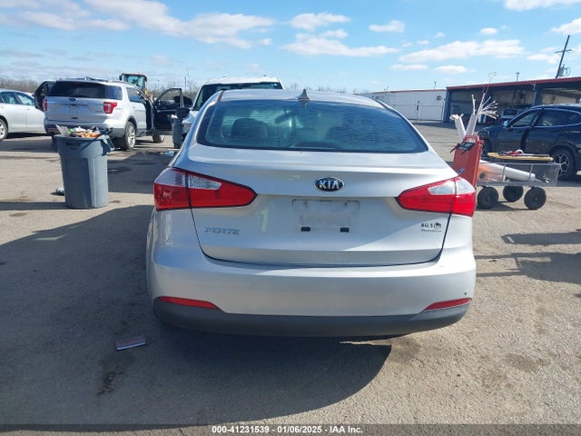 KIA FORTE LX 2016 KNAFK4A64G5466068 Image 16