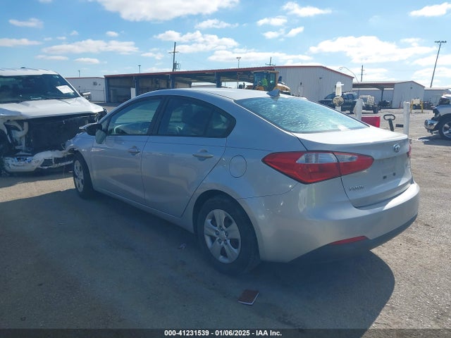 KIA FORTE LX 2016 KNAFK4A64G5466068 Image 3