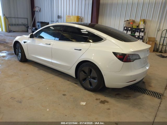 2018 TESLA MODEL 3 5YJ3E1EB4JF096748 Photo 2