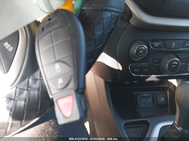 Jeep Cherokee Latitude 2014 1C4PJLCB5EW143492 Image 11
