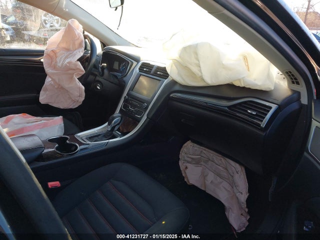 3FA6P0H74GR113120 Ford FUSION SE