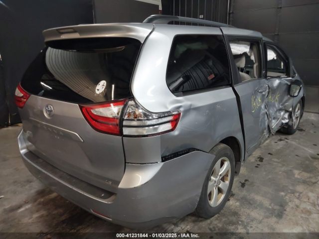 5TDKK3DC0FS537112 Toyota Sienna Le 8 Passenger