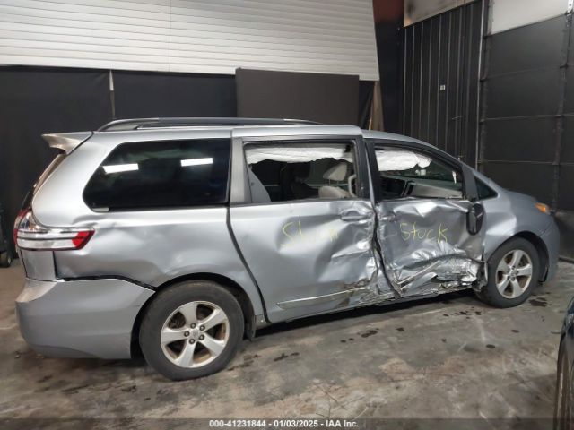 5TDKK3DC0FS537112 Toyota Sienna Le 8 Passenger