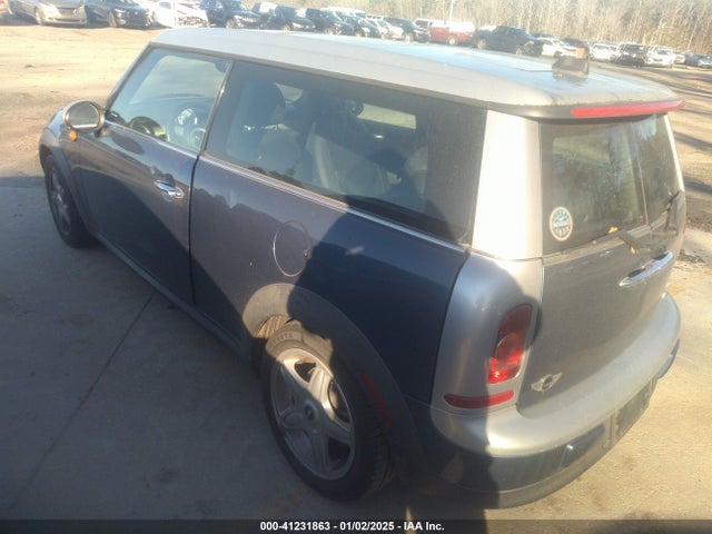 2010 MINI COOPER CLUBMAN WMWML3C54ATX51018 Photo 2