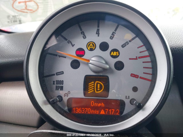 2010 MINI COOPER CLUBMAN WMWML3C54ATX51018 Photo 6