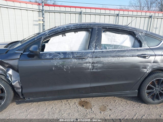 3FA6P0H7XHR142008 Ford FUSION SE