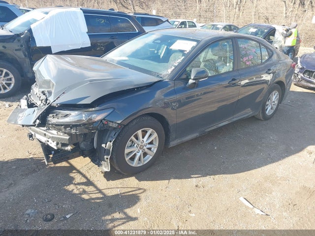 Toyota CAMRY LE 2025 4T1DAACK5SU511017 Image 2
