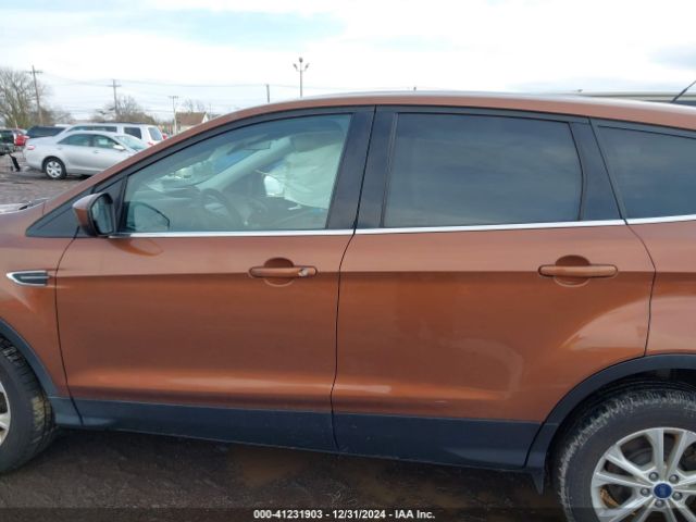 1FMCU9GDXHUA07553 Ford ESCAPE SE