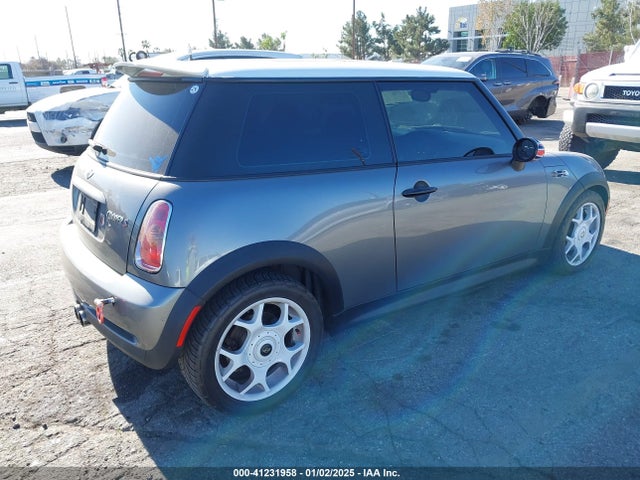 2004 MINI COOPER S WMWRE33434TD80920 Photo 3
