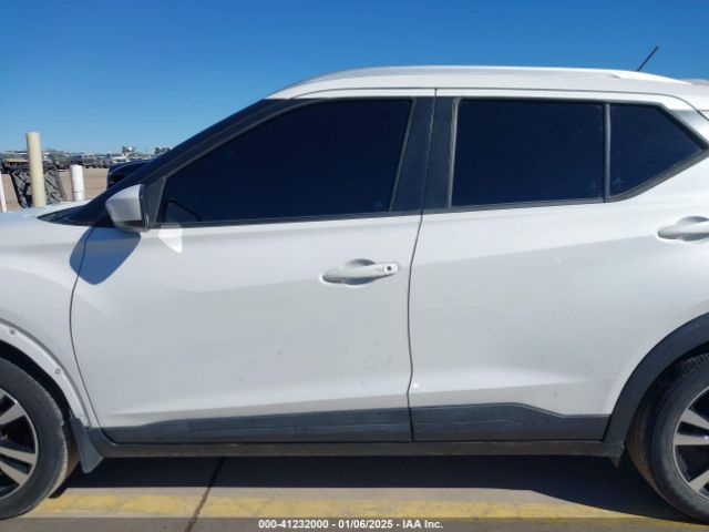 3N1CP5CU3KL525065 Nissan KICKS SV
