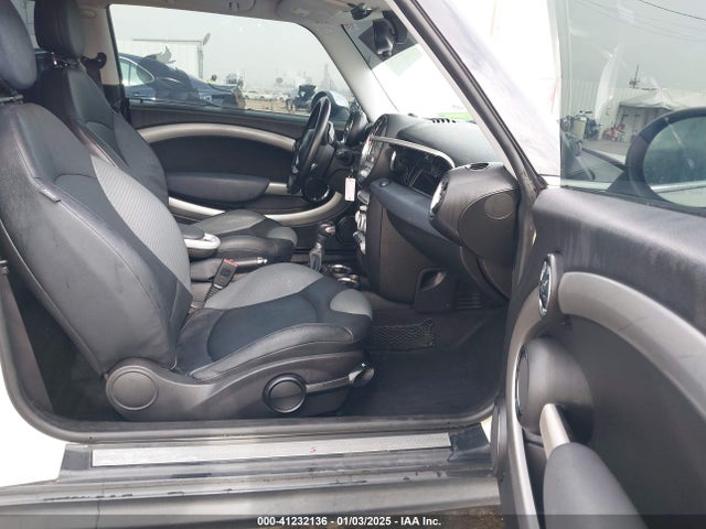 2007 MINI COOPER S WMWMF735X7TL91521 Photo 4