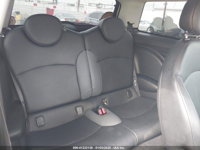 2007 MINI COOPER S WMWMF735X7TL91521 Photo 7