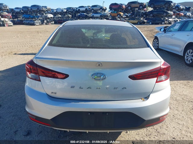 Hyundai ELANTRA SE 2019 5NPD74LFXKH433867 Image 17