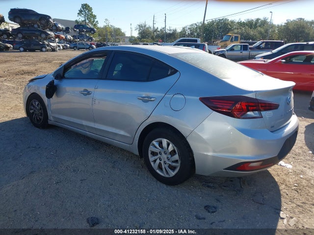 Hyundai ELANTRA SE 2019 5NPD74LFXKH433867 Image 3