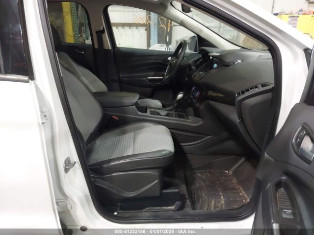1FMCU9GD5KUA98867 Ford ESCAPE SE