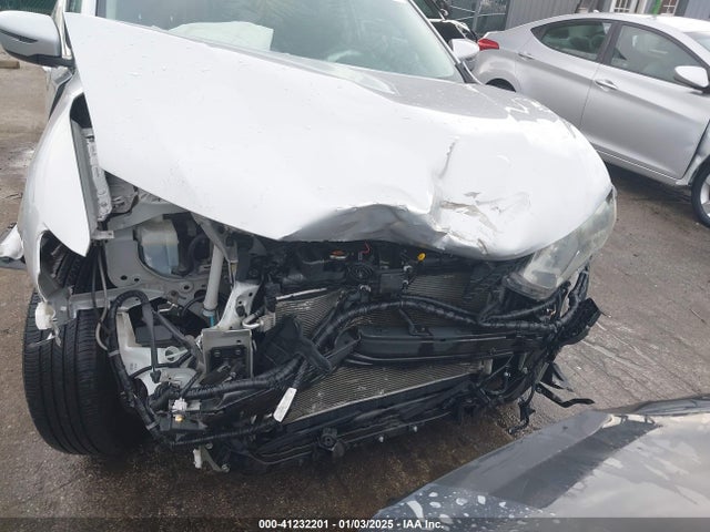 Nissan ROGUE SV 2018 5N1AT2MT0JC744950 Image 18