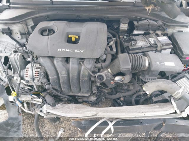 5NPD84LFXHH033703 Hyundai ELANTRA SE