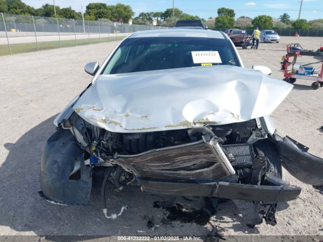 5NPD84LFXHH033703 Hyundai ELANTRA SE