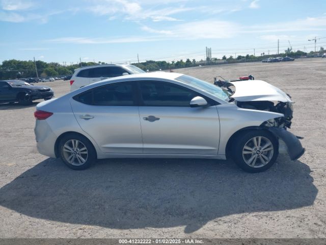 5NPD84LFXHH033703 Hyundai ELANTRA SE
