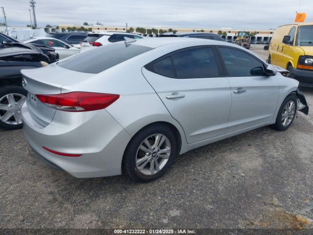 5NPD84LFXHH033703 Hyundai ELANTRA SE