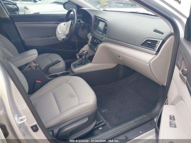 5NPD84LFXHH033703 Hyundai ELANTRA SE