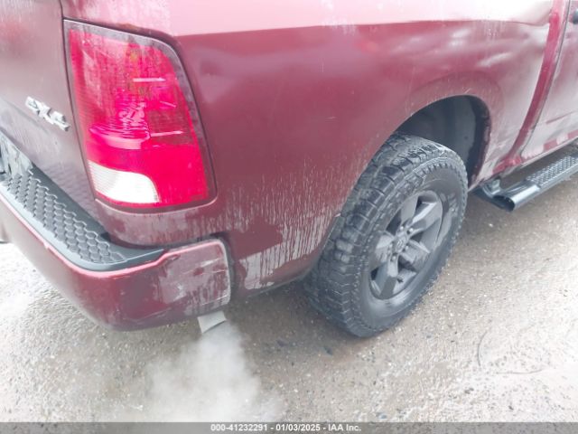 1C6RR7KT7JS321835 RAM 1500 Express  4x4 5'7 Box