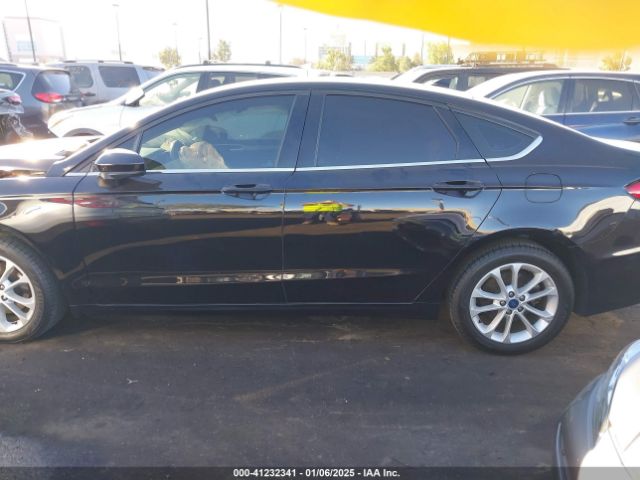 3FA6P0HD9KR114648 Ford FUSION SE